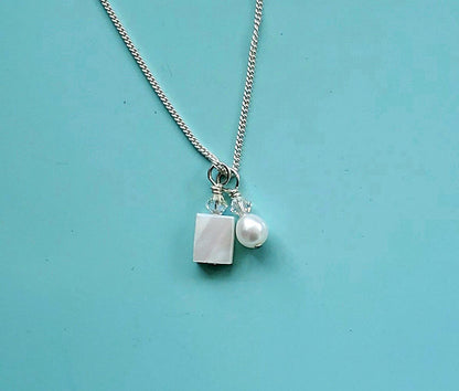 Mother of Pearl Surrounded Necklace