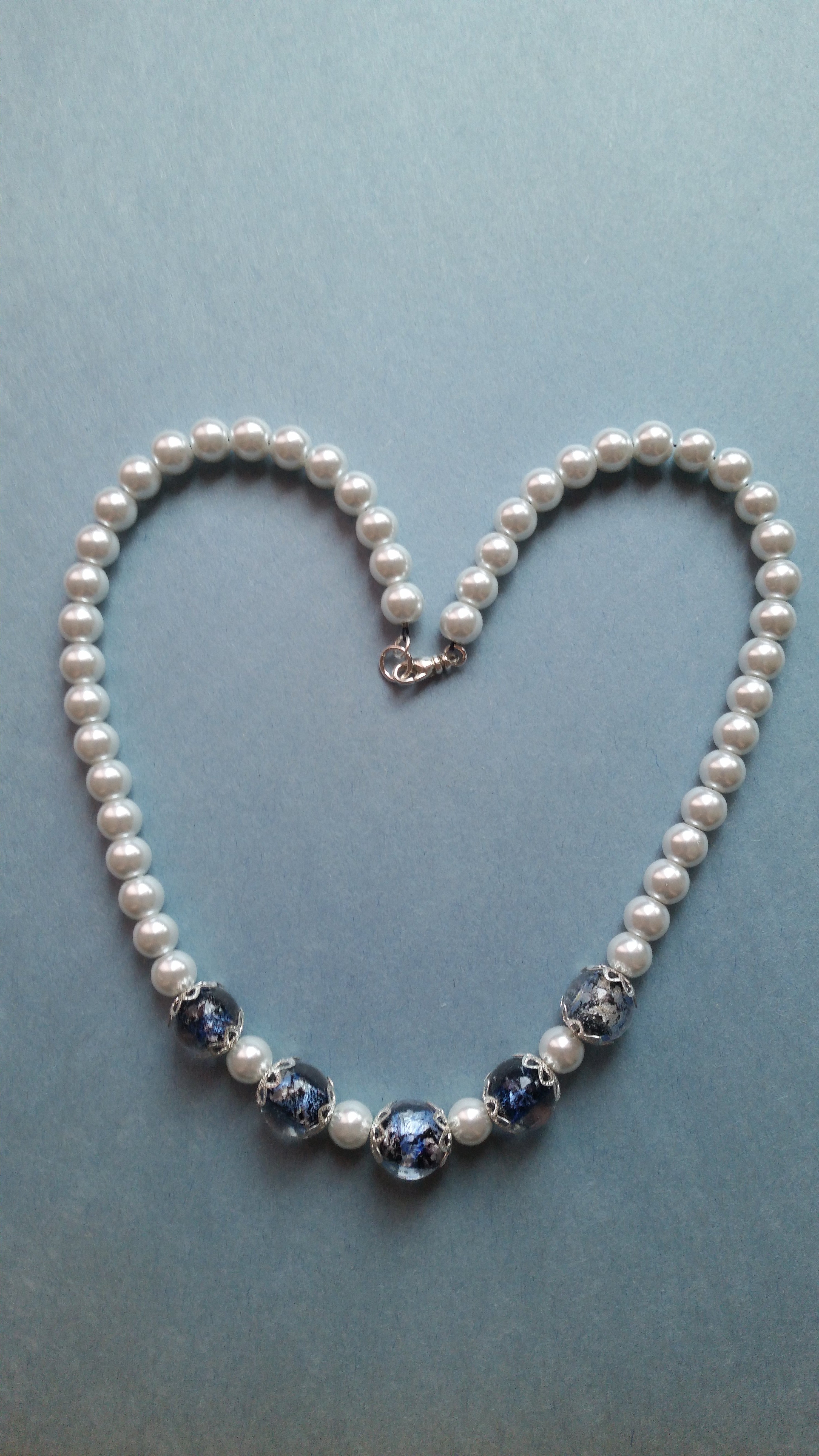 18 Inch Deep Blue and White Pearl Statement Necklace