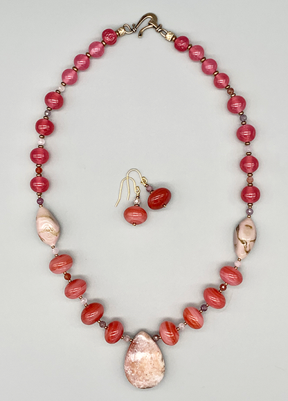 Necklace Set | Flower agate pendant, pink/rose palette mid-century glass beads