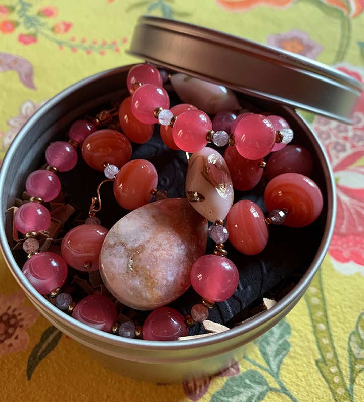 Necklace Set | Flower agate pendant, pink/rose palette mid-century glass beads